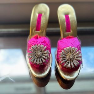 Betsey Johnson | Gold Starburst Rare Heel Sandal 9